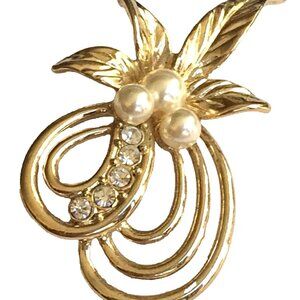 Vintage Pearl Oak Leaf Pin Brooch Fall Jewelry Crystal Flower Gold Plated Deco